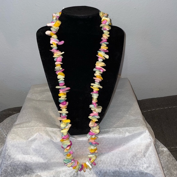 Vintage Necklace Bohemian Pastel Mother Of Pearl Chip Shell ￼ - Picture 1 of 6